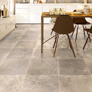Beige keramische vloertegel in keuken