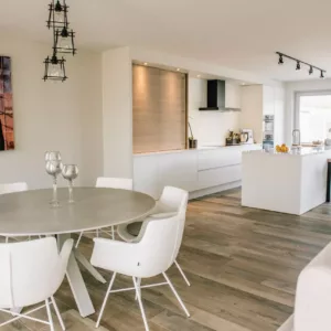 houtvloer in leefkeuken